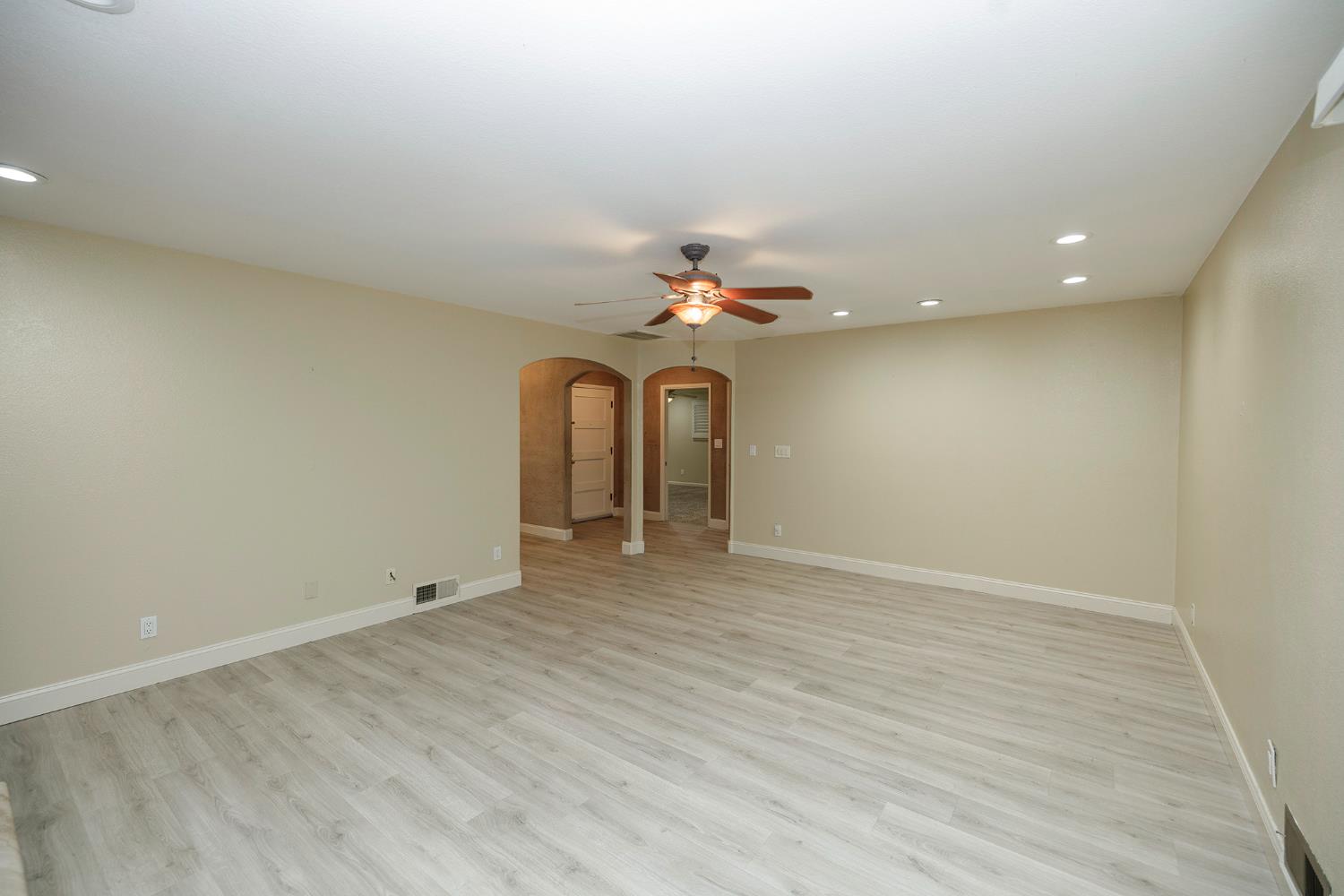 2410 Sherwood Ave, Modesto, CA 95350