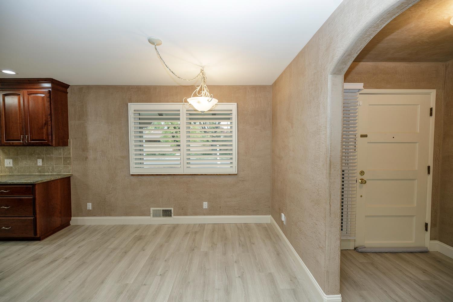 2410 Sherwood Ave, Modesto, CA 95350