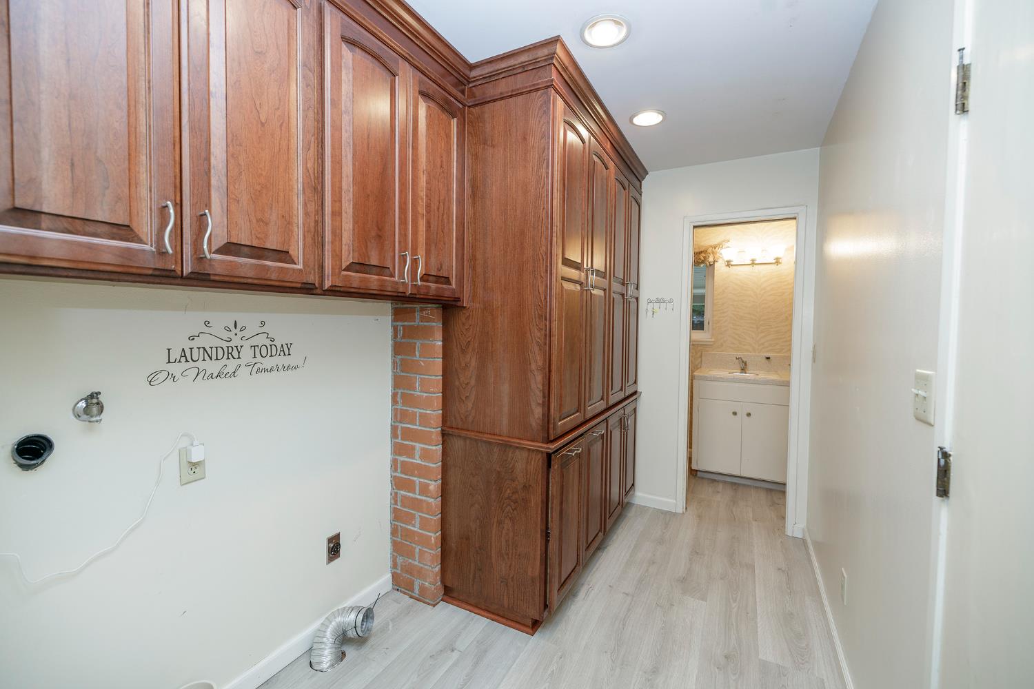 2410 Sherwood Ave, Modesto, CA 95350