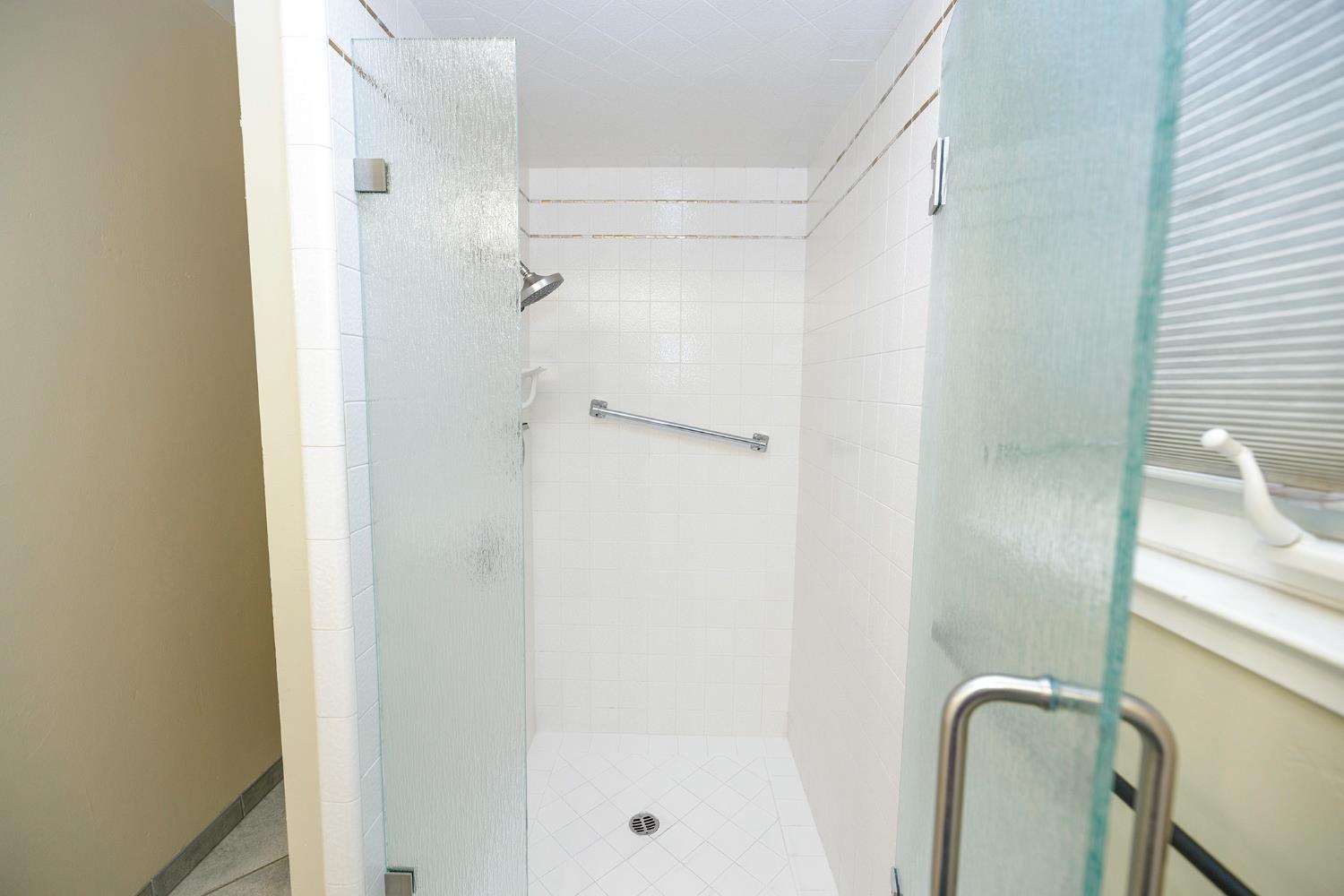 2410 Sherwood Ave, Modesto, CA 95350