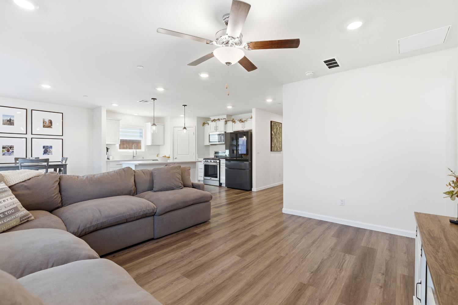 6218 Panda Way, Riverbank, CA 95367