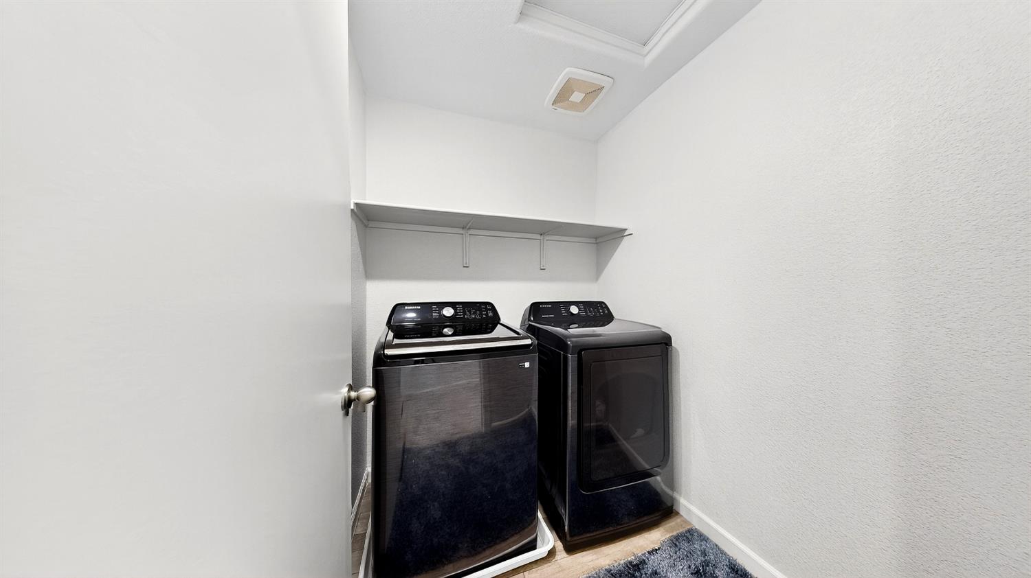 6421 Maple Leaf Ln, Riverbank, CA 95367