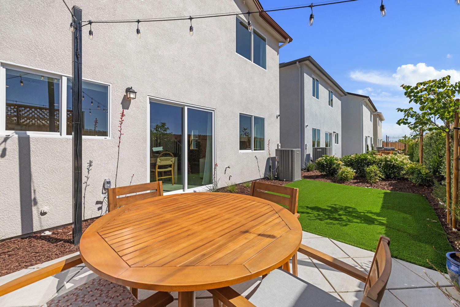 449 Lemongrass St, Turlock, CA 95380