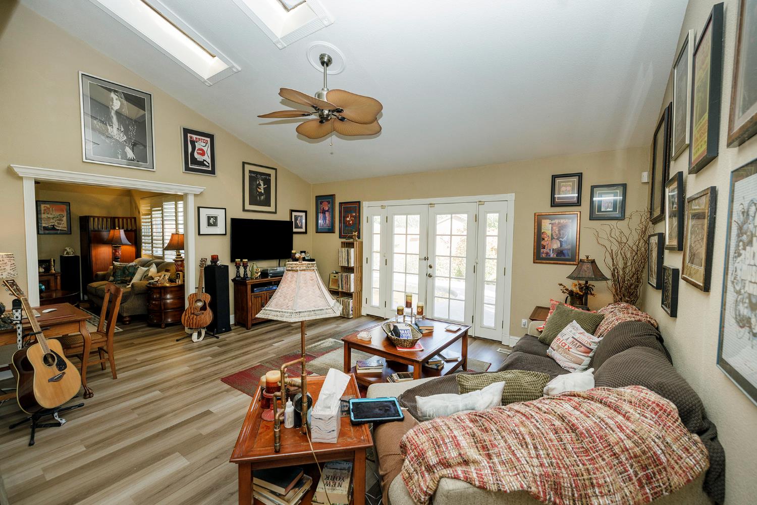 413 Redford Ln, Modesto, CA 95350