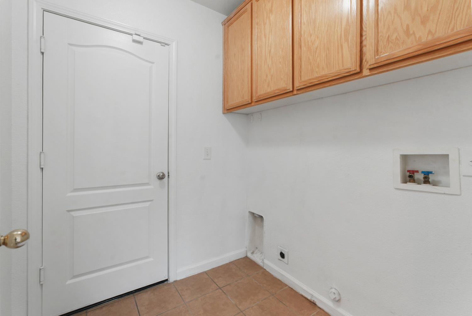 3258 Lemmons St, Riverbank, CA 95367