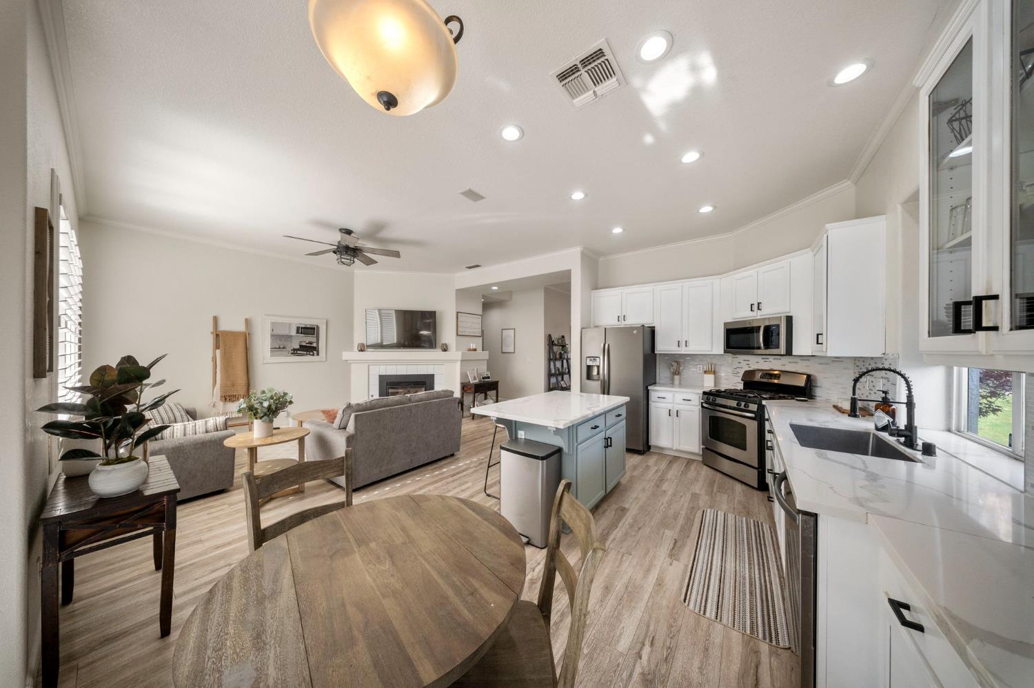 214 Osborne Ct, Ripon, CA 95366