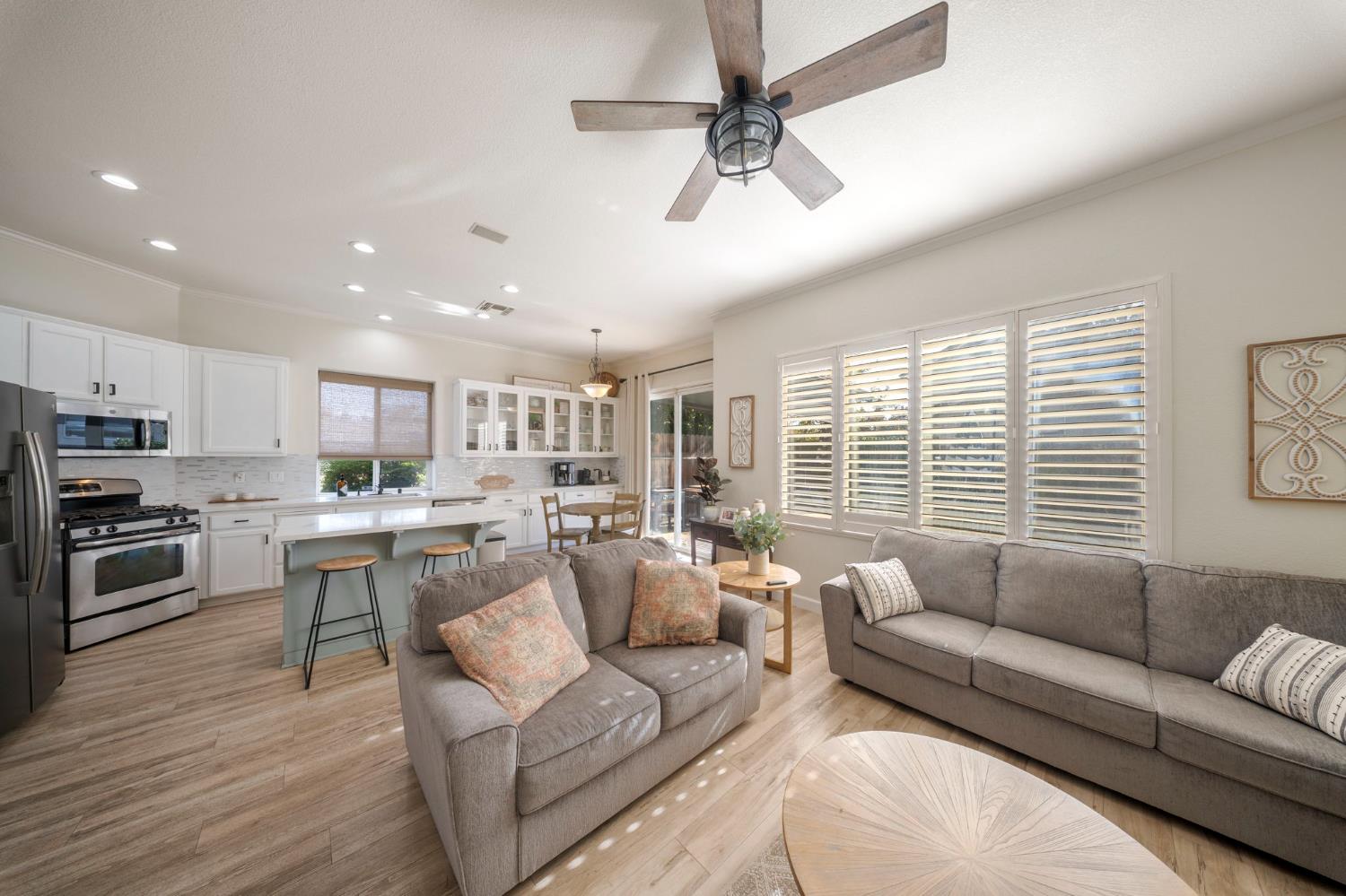 214 Osborne Ct, Ripon, CA 95366