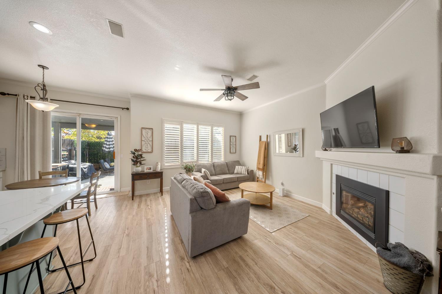 214 Osborne Ct, Ripon, CA 95366