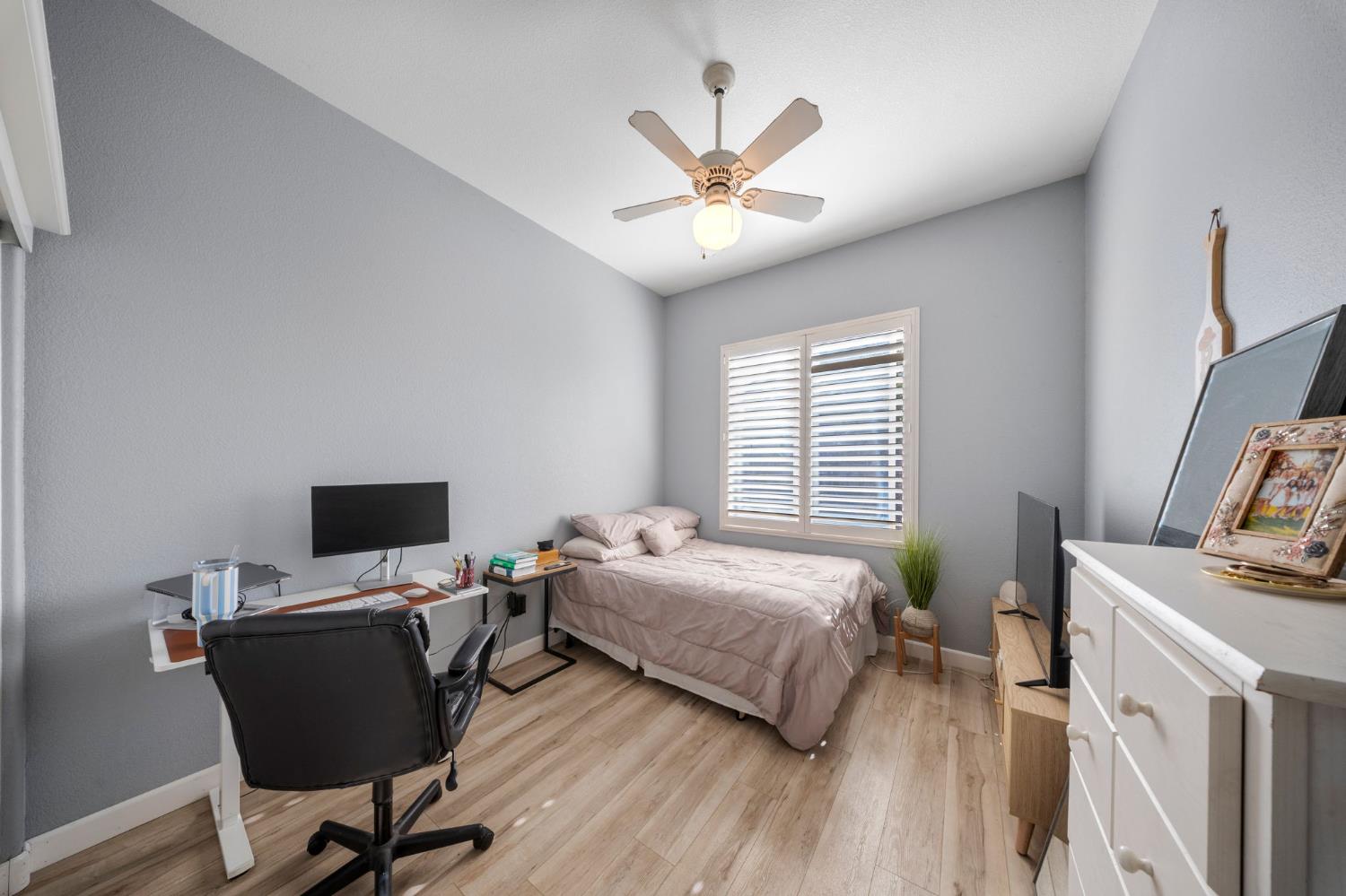 214 Osborne Ct, Ripon, CA 95366