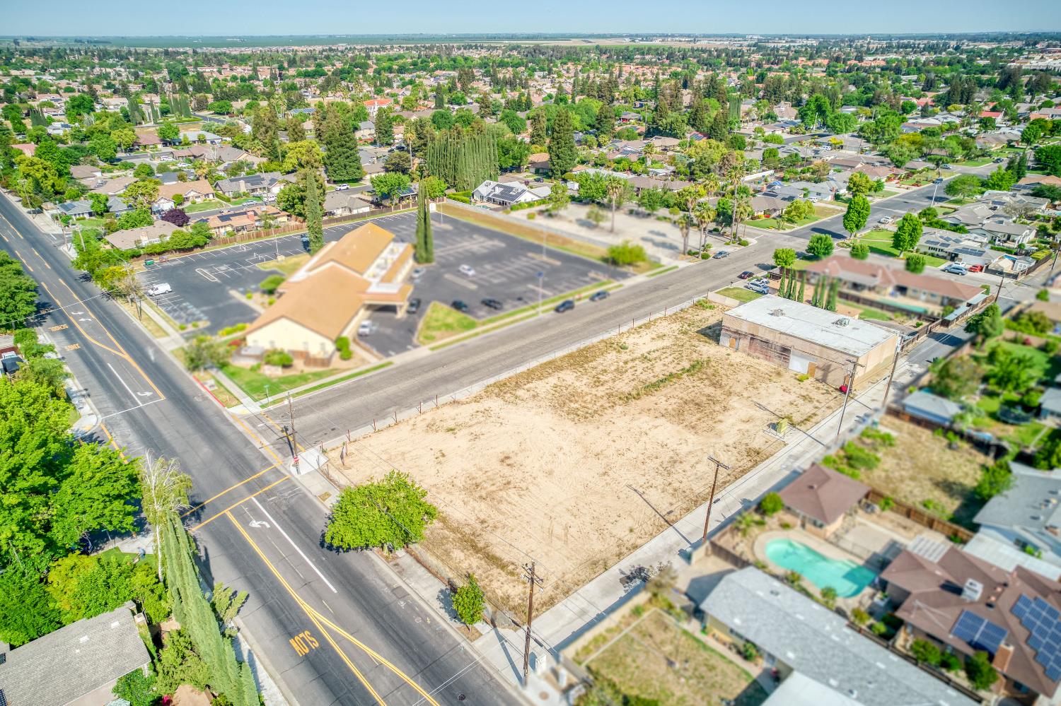 1803 Sunset Ave, Madera, CA 93637