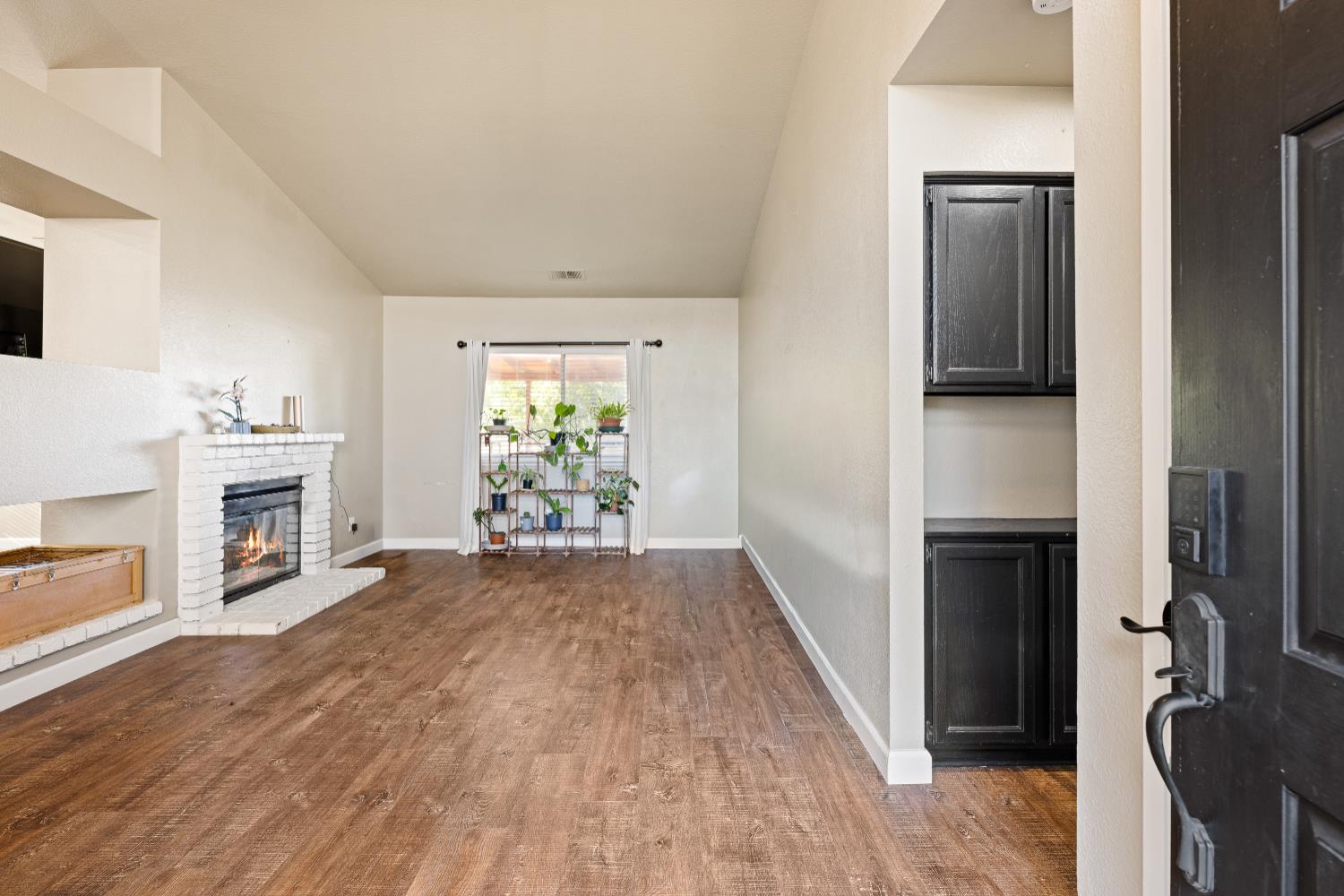 8401 Wilson St, Patterson, CA 95363