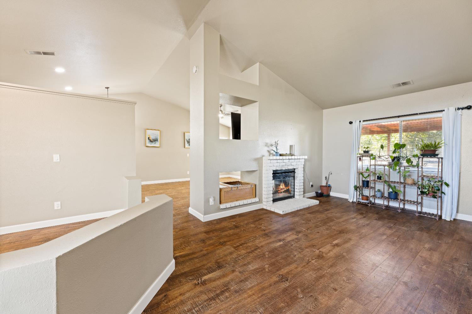 8401 Wilson St, Patterson, CA 95363