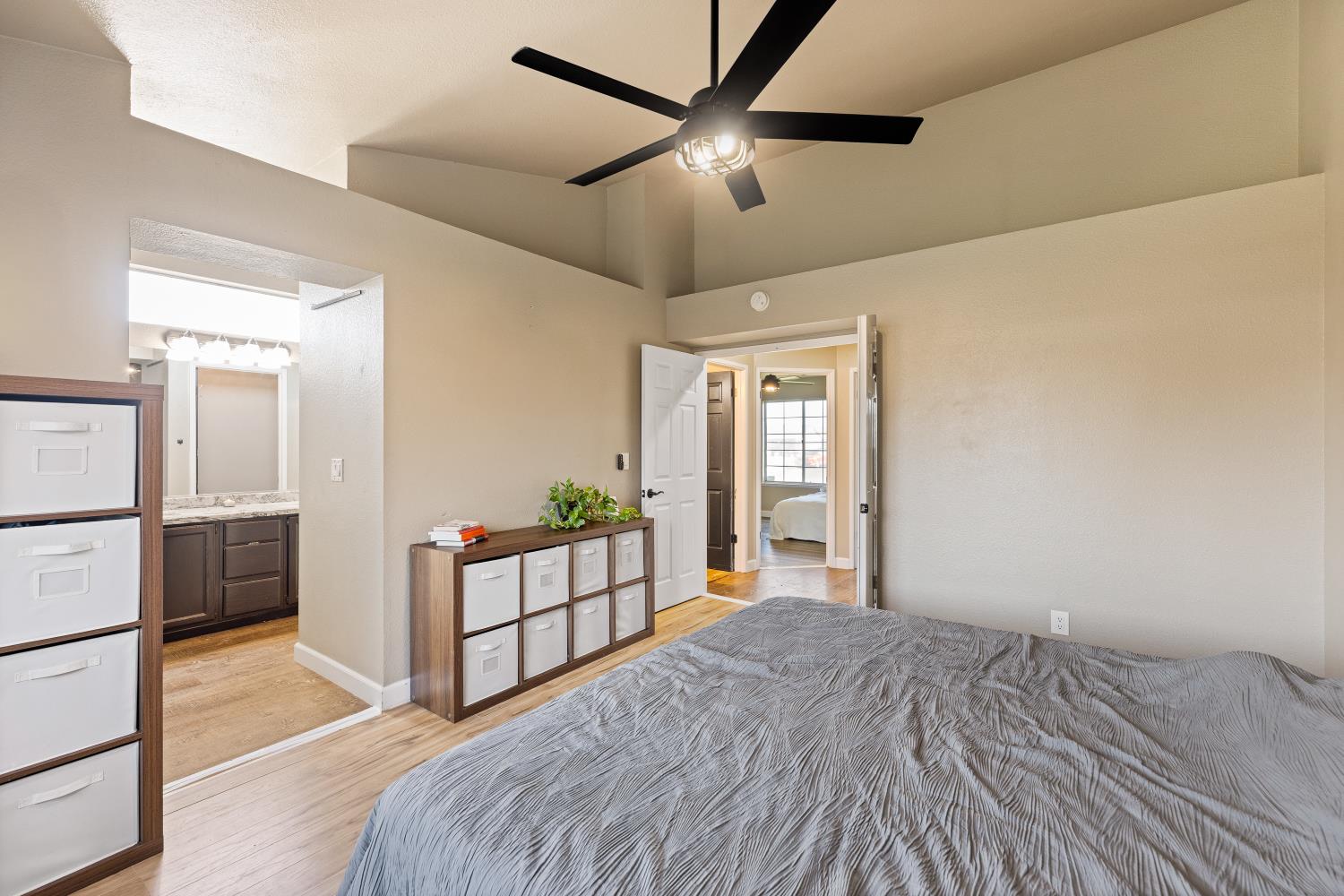 8401 Wilson St, Patterson, CA 95363