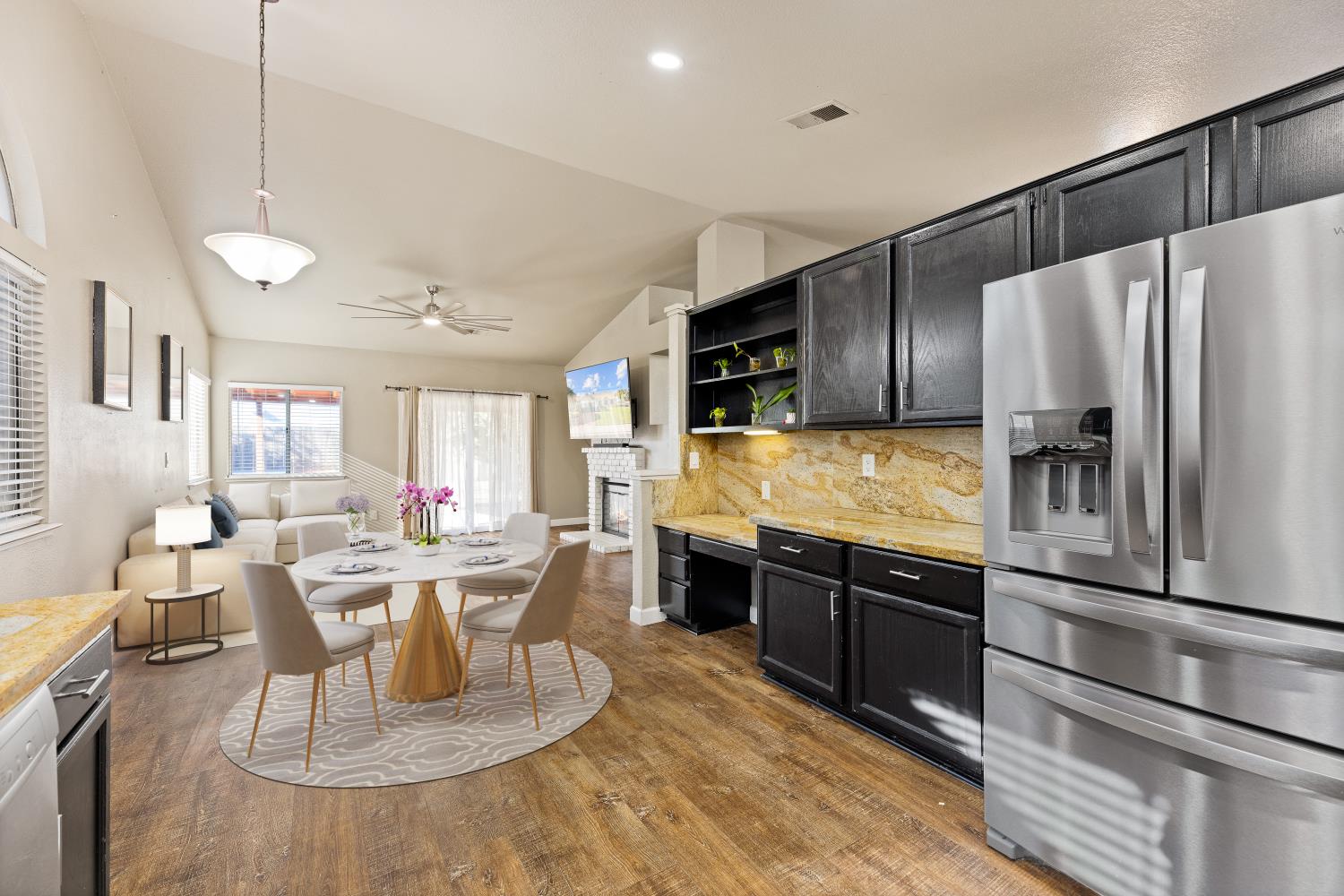 8401 Wilson St, Patterson, CA 95363