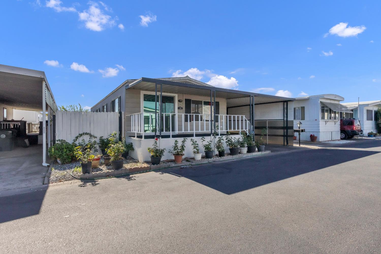 150 Pestana #124, Manteca, CA 95336