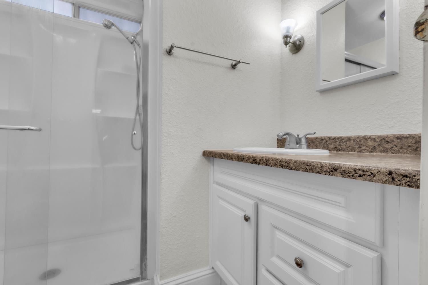 150 Pestana #124, Manteca, CA 95336