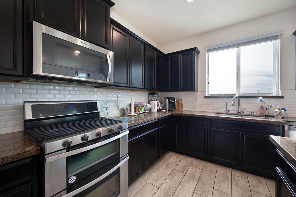 1004 Lavender St, Manteca, CA 95337