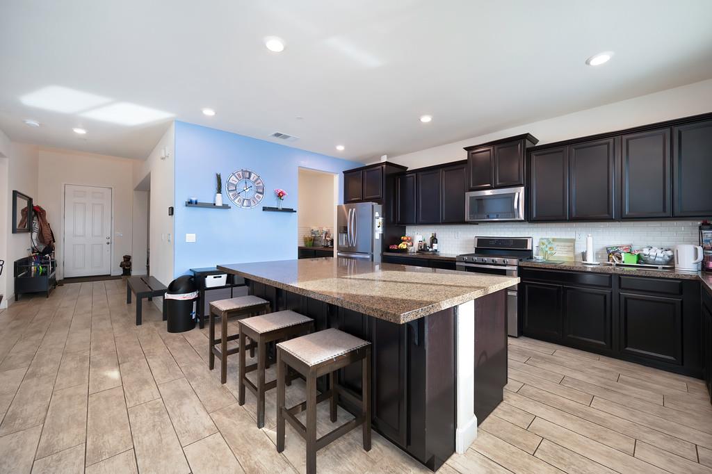 1004 Lavender St, Manteca, CA 95337