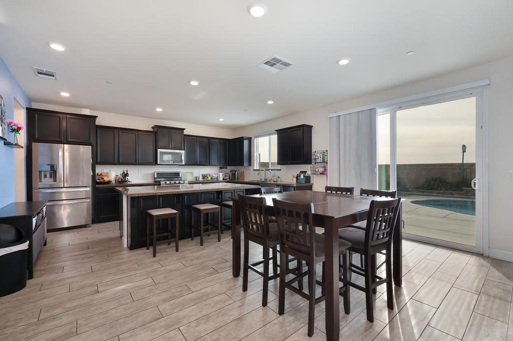 1004 Lavender St, Manteca, CA 95337