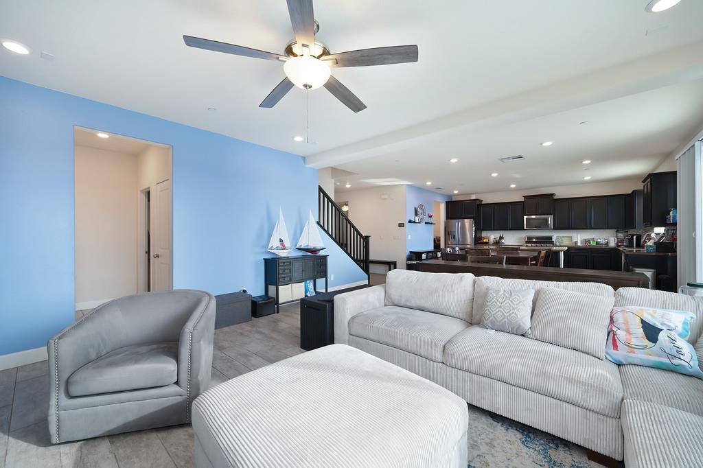 1004 Lavender St, Manteca, CA 95337