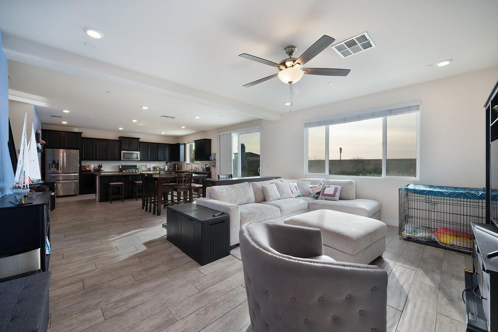 1004 Lavender St, Manteca, CA 95337