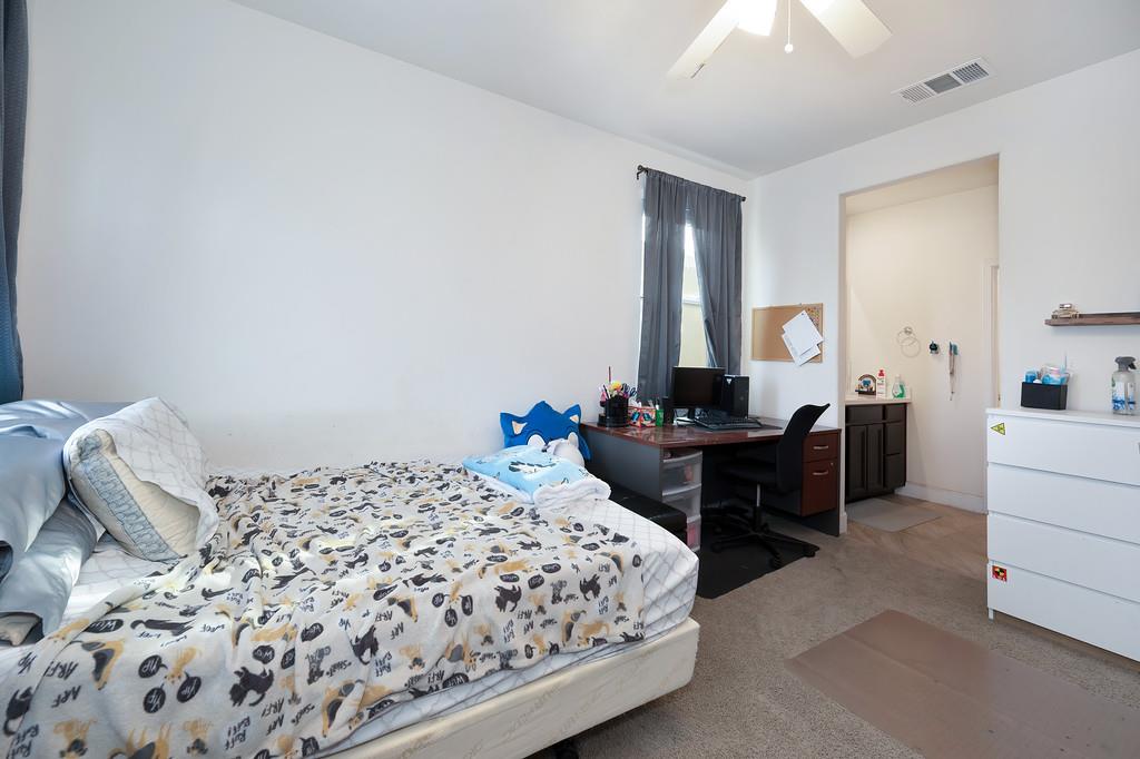 1004 Lavender St, Manteca, CA 95337