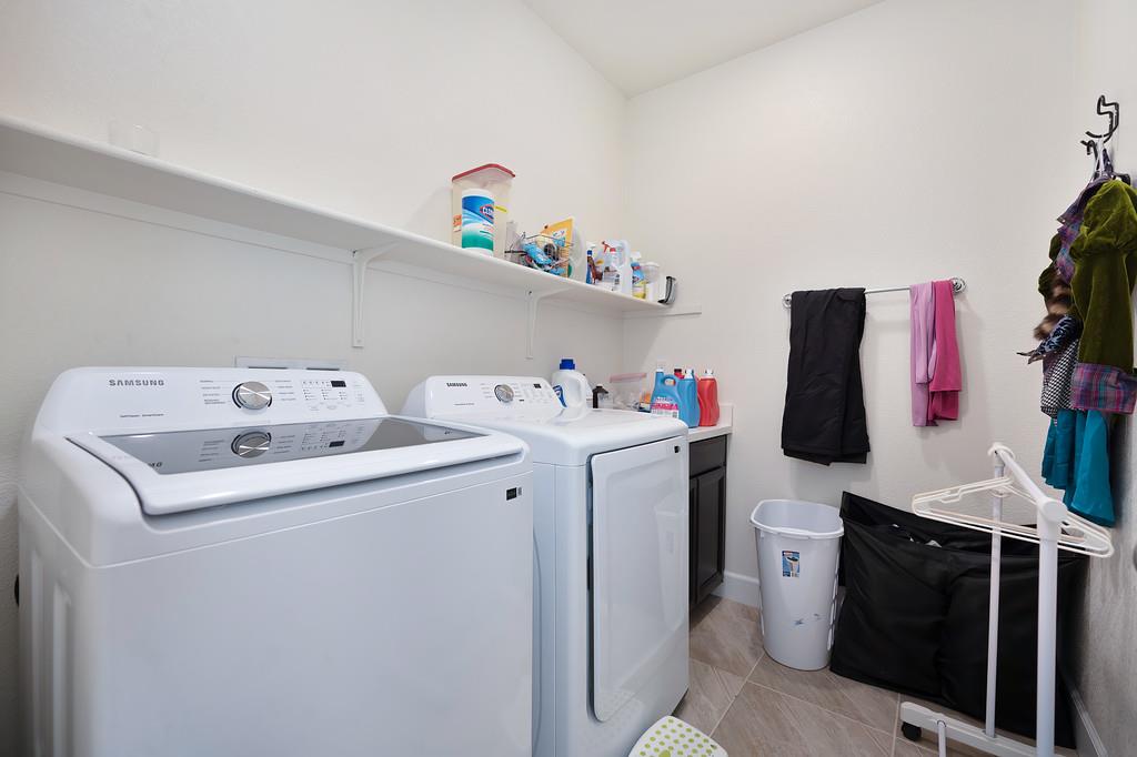 1004 Lavender St, Manteca, CA 95337