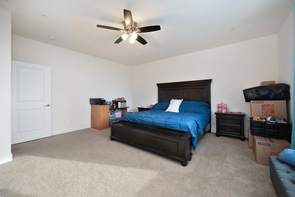 1004 Lavender St, Manteca, CA 95337