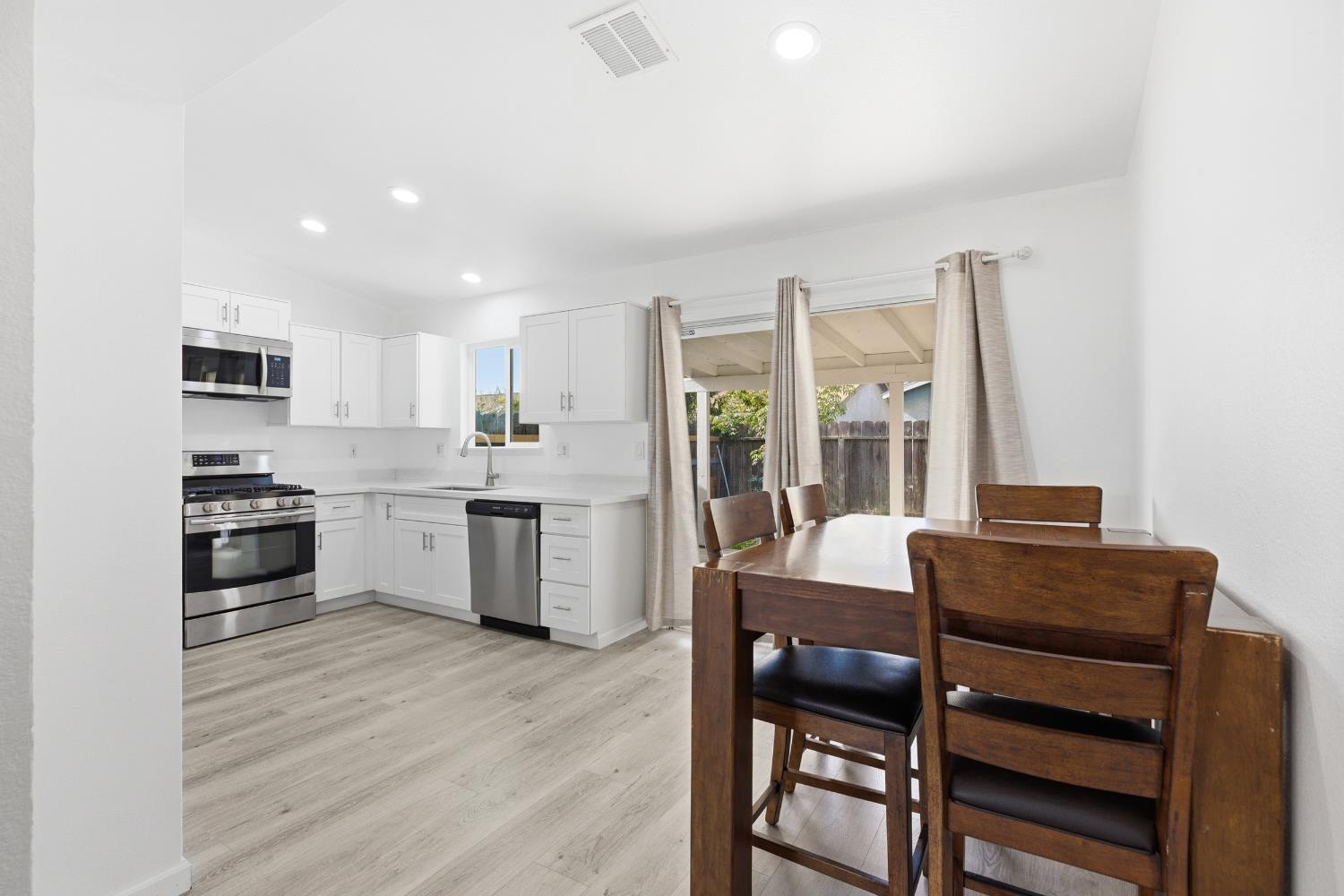 1117 Whittle Ct, Modesto, CA 95351