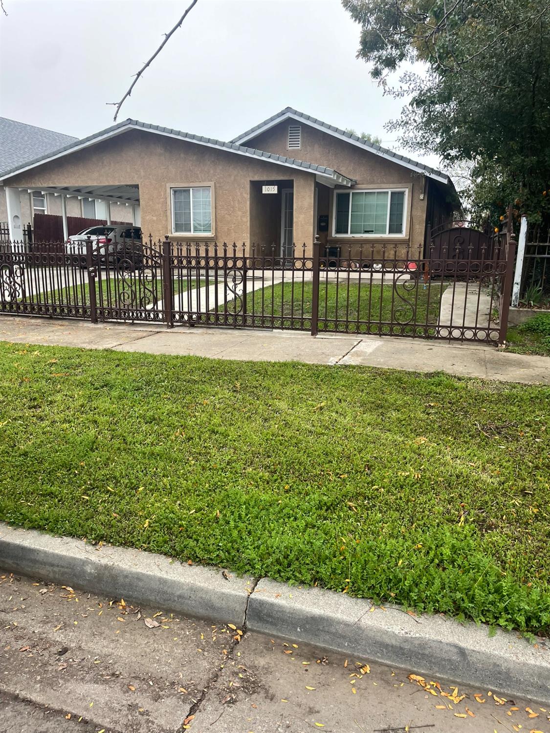 1015 W 10th St, Merced, CA 95341