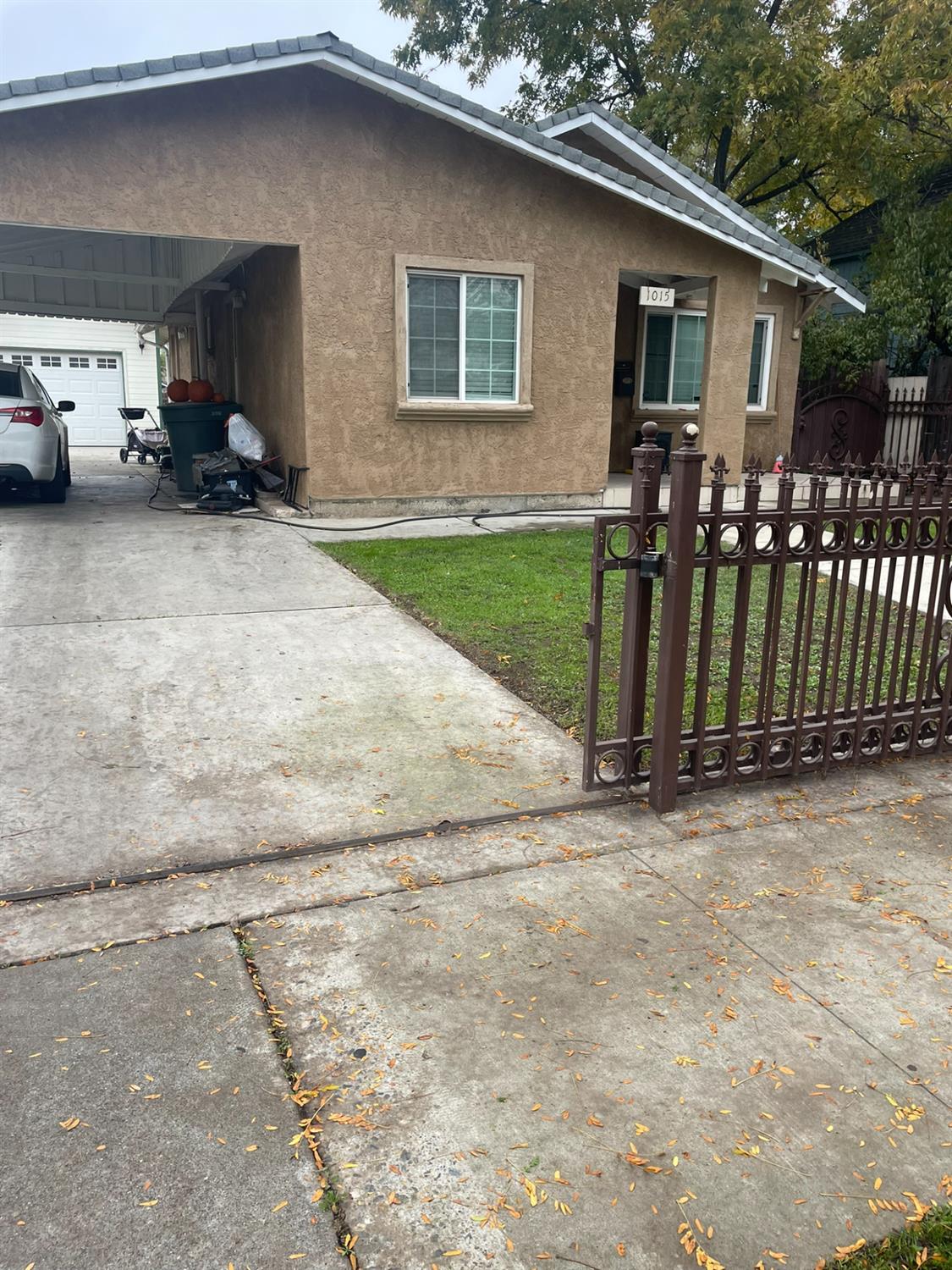 1015 W 10th St, Merced, CA 95341