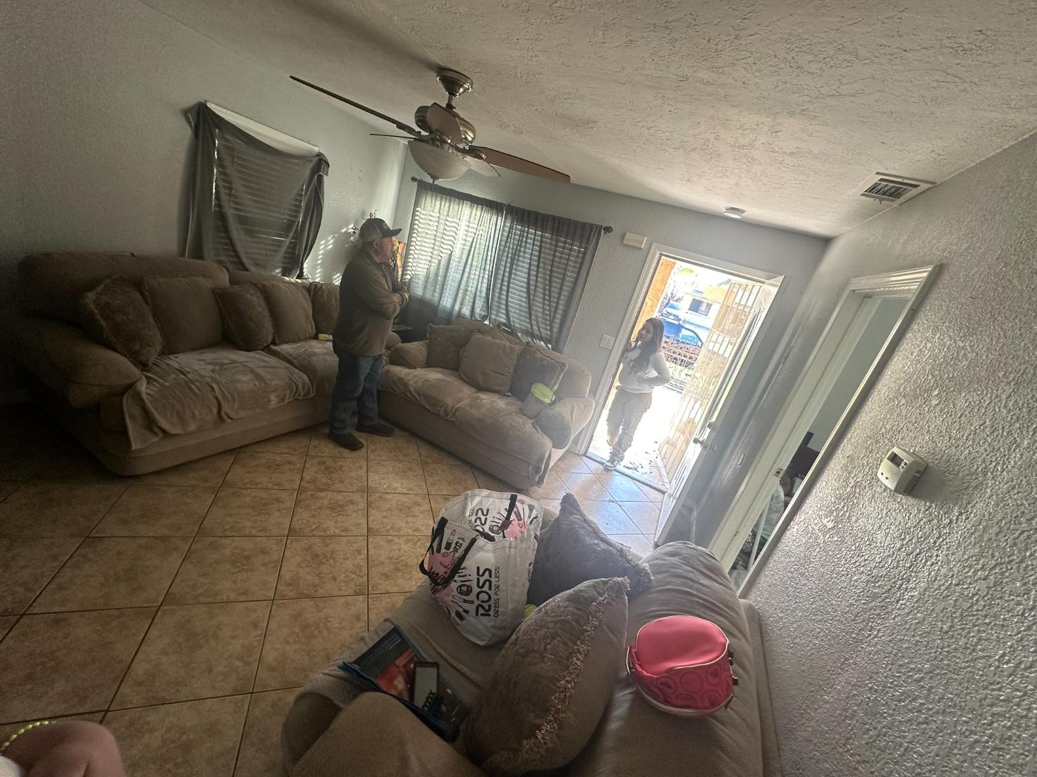 1015 W 10th St, Merced, CA 95341