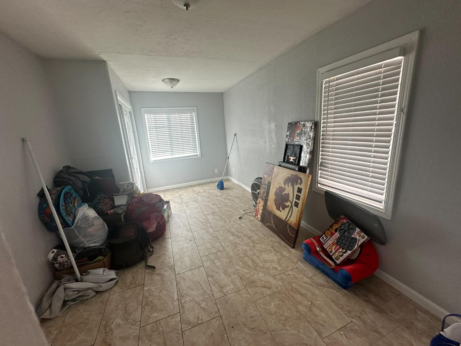 1015 W 10th St, Merced, CA 95341