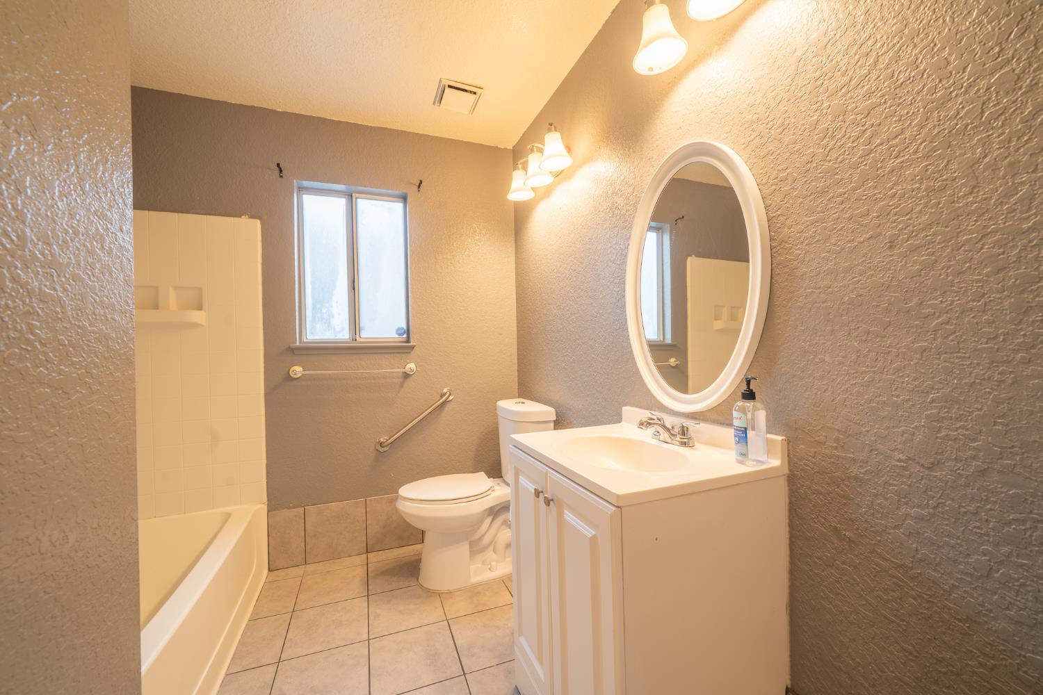 1259 Joett Dr, Turlock, CA 95380