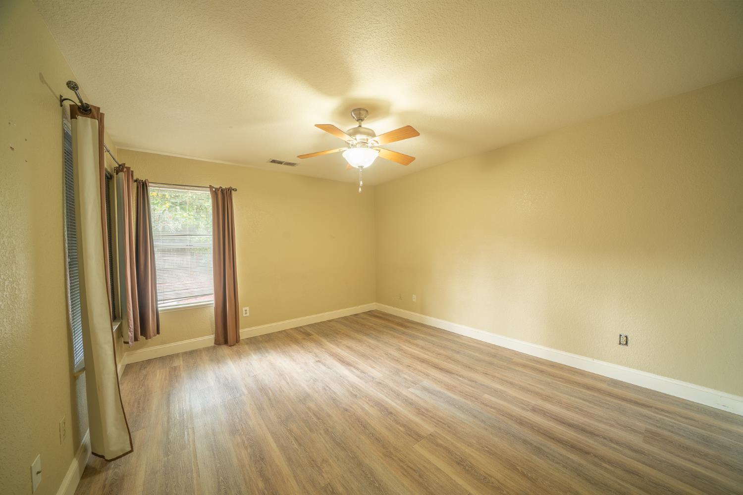 1259 Joett Dr, Turlock, CA 95380