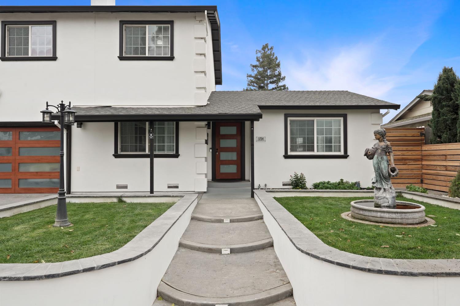 1754 Carignane Way, Escalon, CA 95320