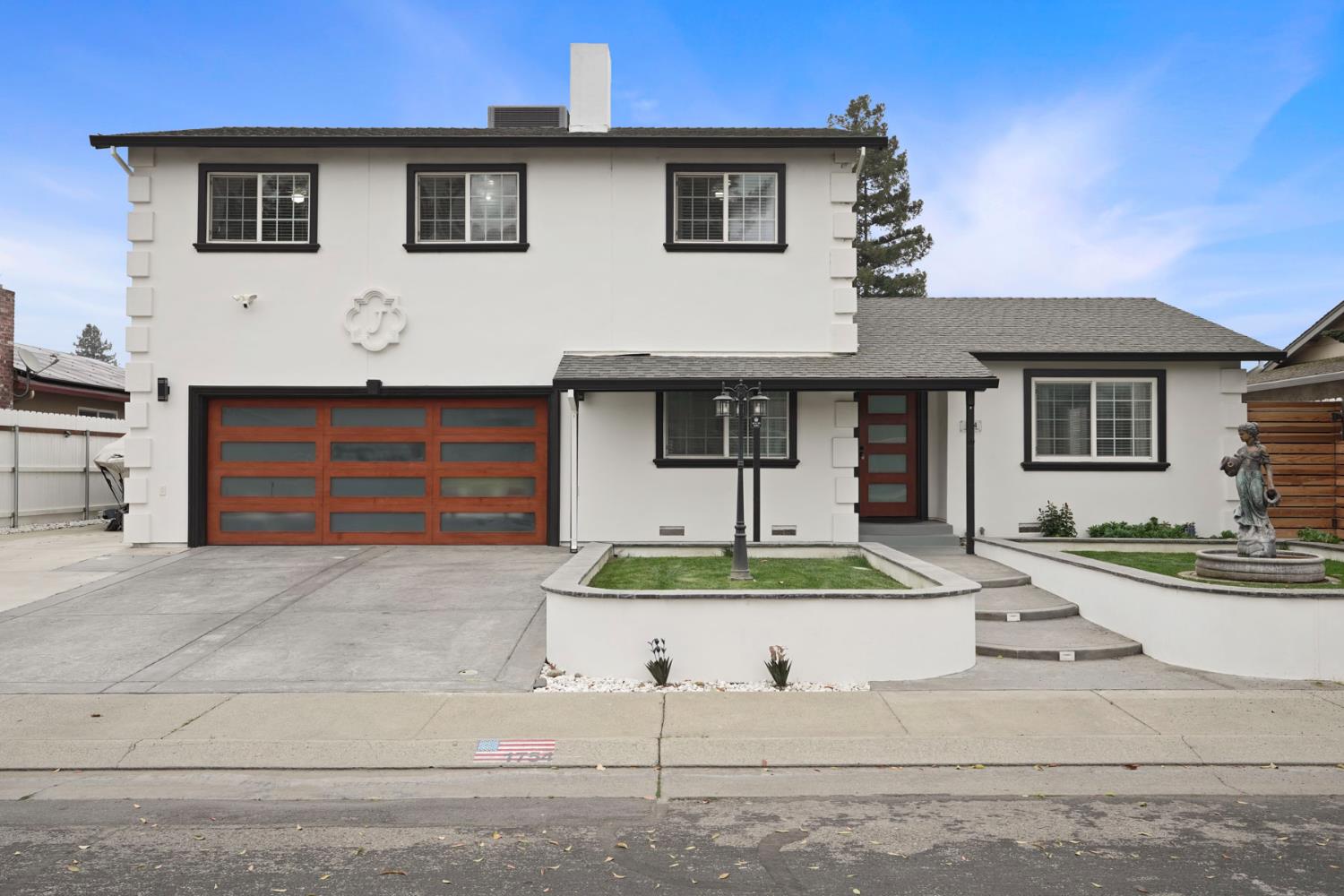 1754 Carignane Way, Escalon, CA 95320