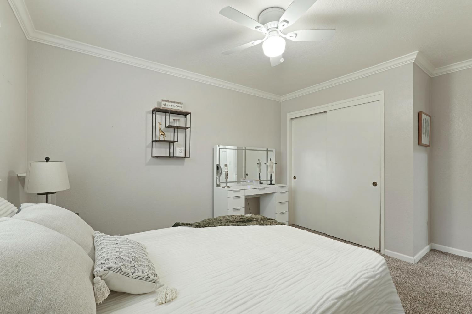 1754 Carignane Way, Escalon, CA 95320