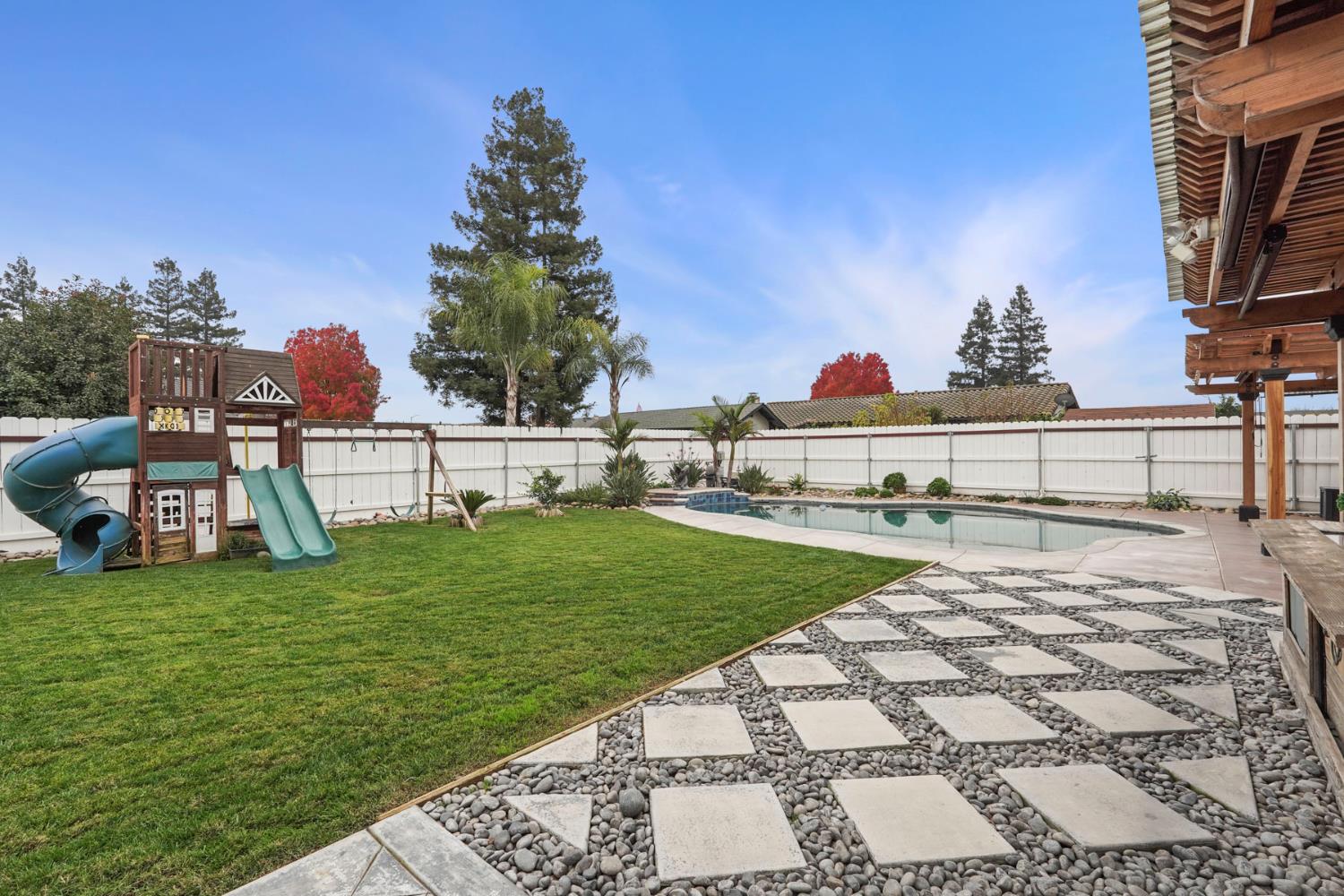 1754 Carignane Way, Escalon, CA 95320