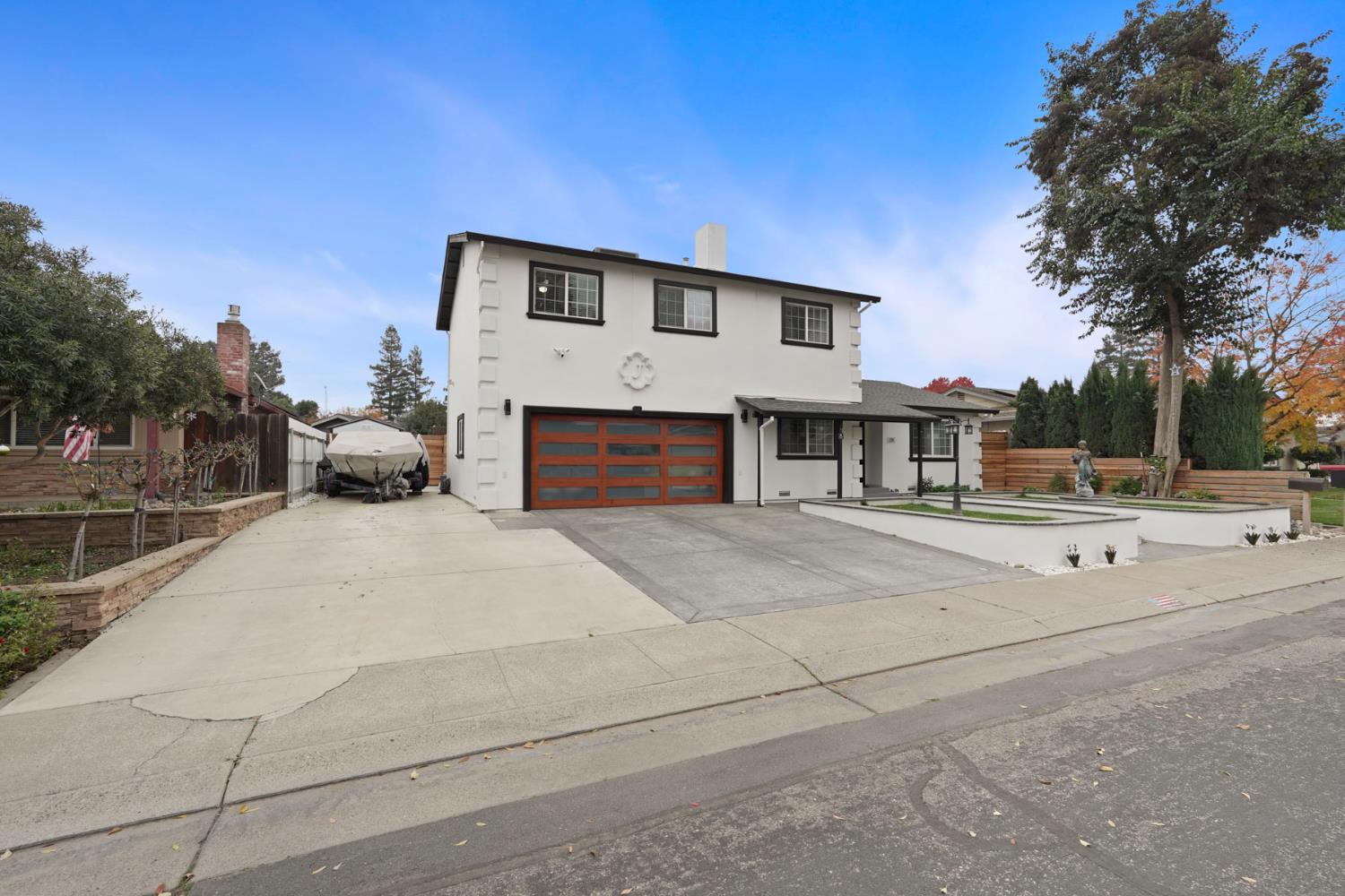 1754 Carignane Way, Escalon, CA 95320