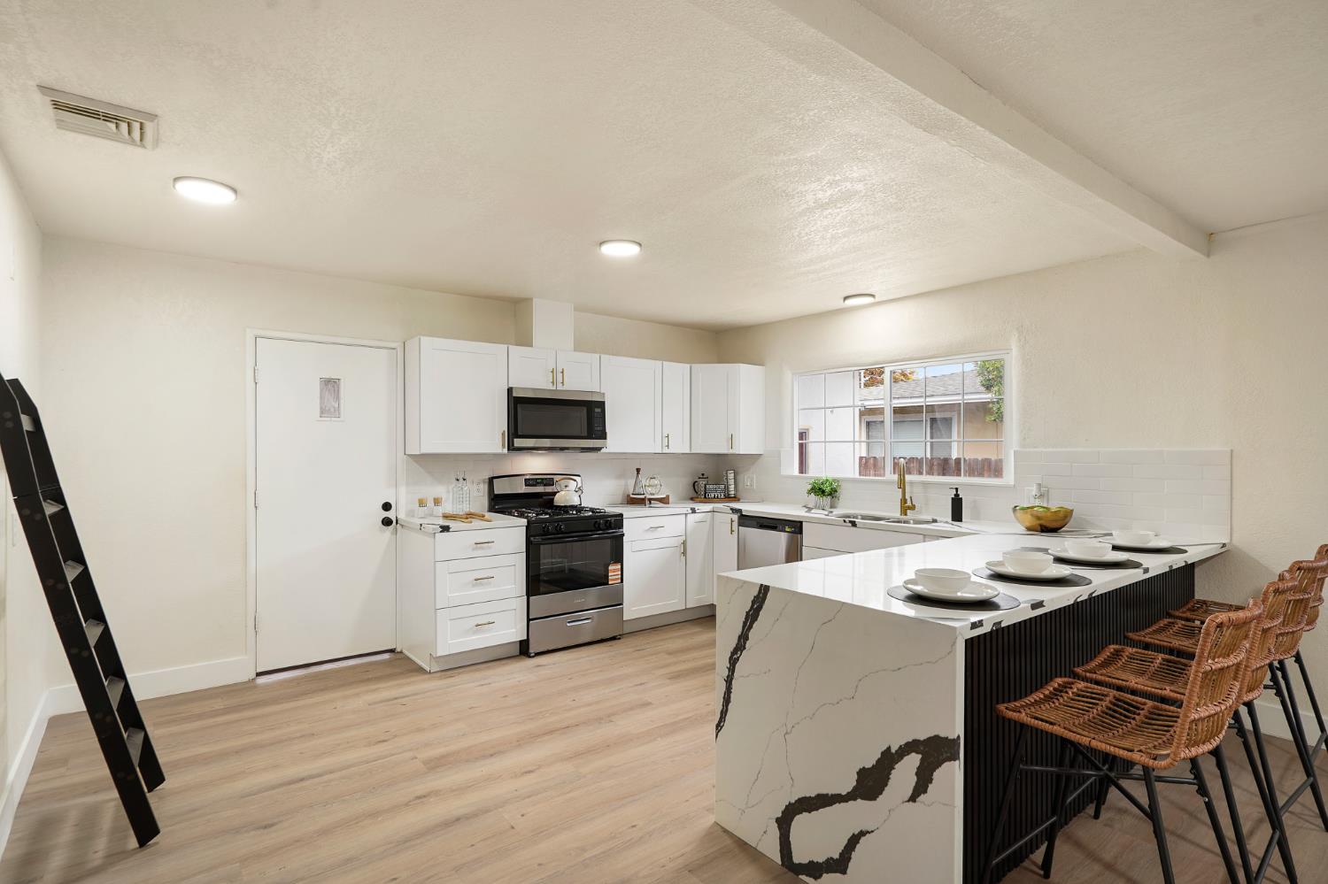 1417 Concord Ave, Modesto, CA 95350