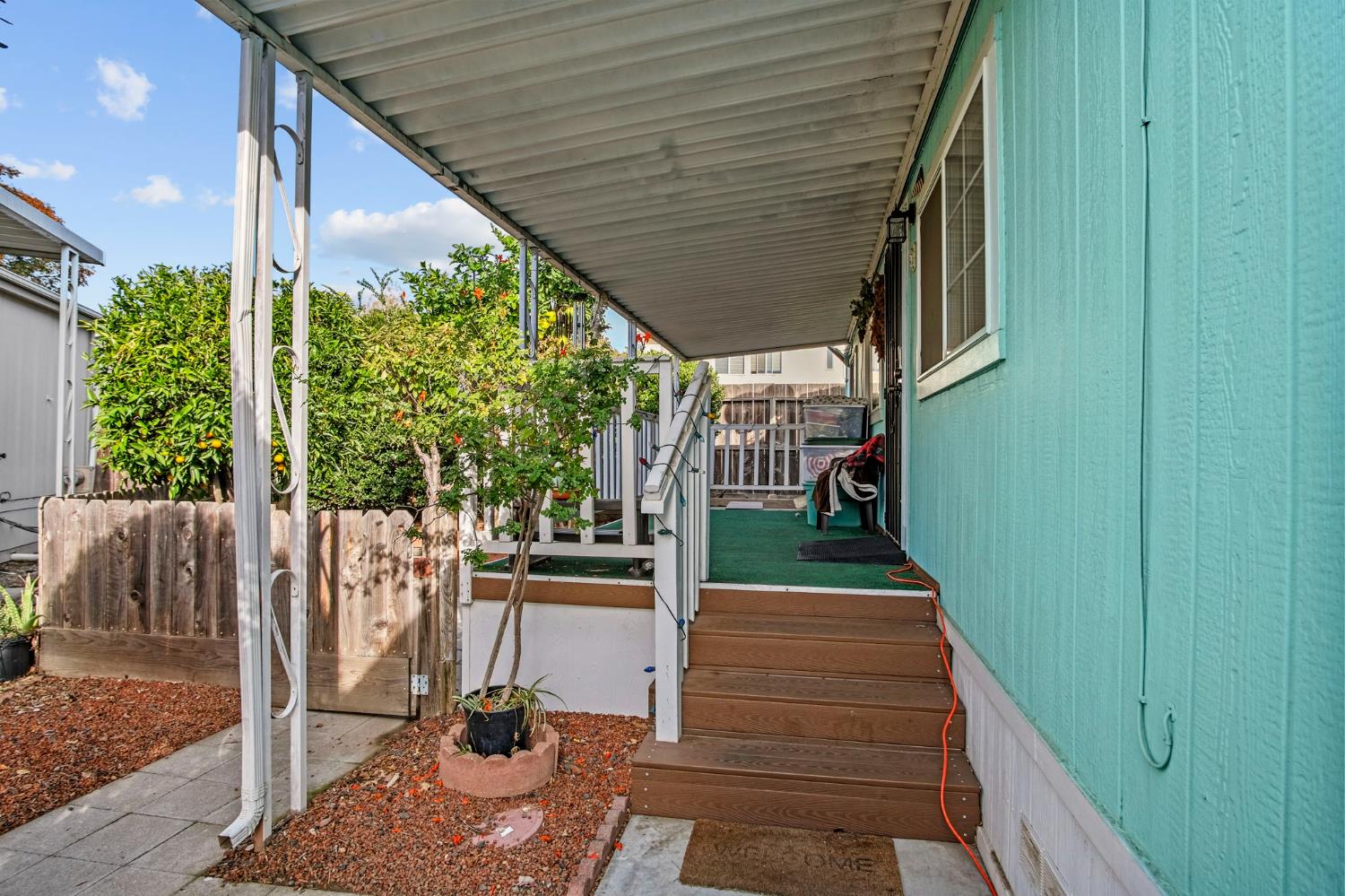 47 Clipper Ln, Modesto, CA 95356