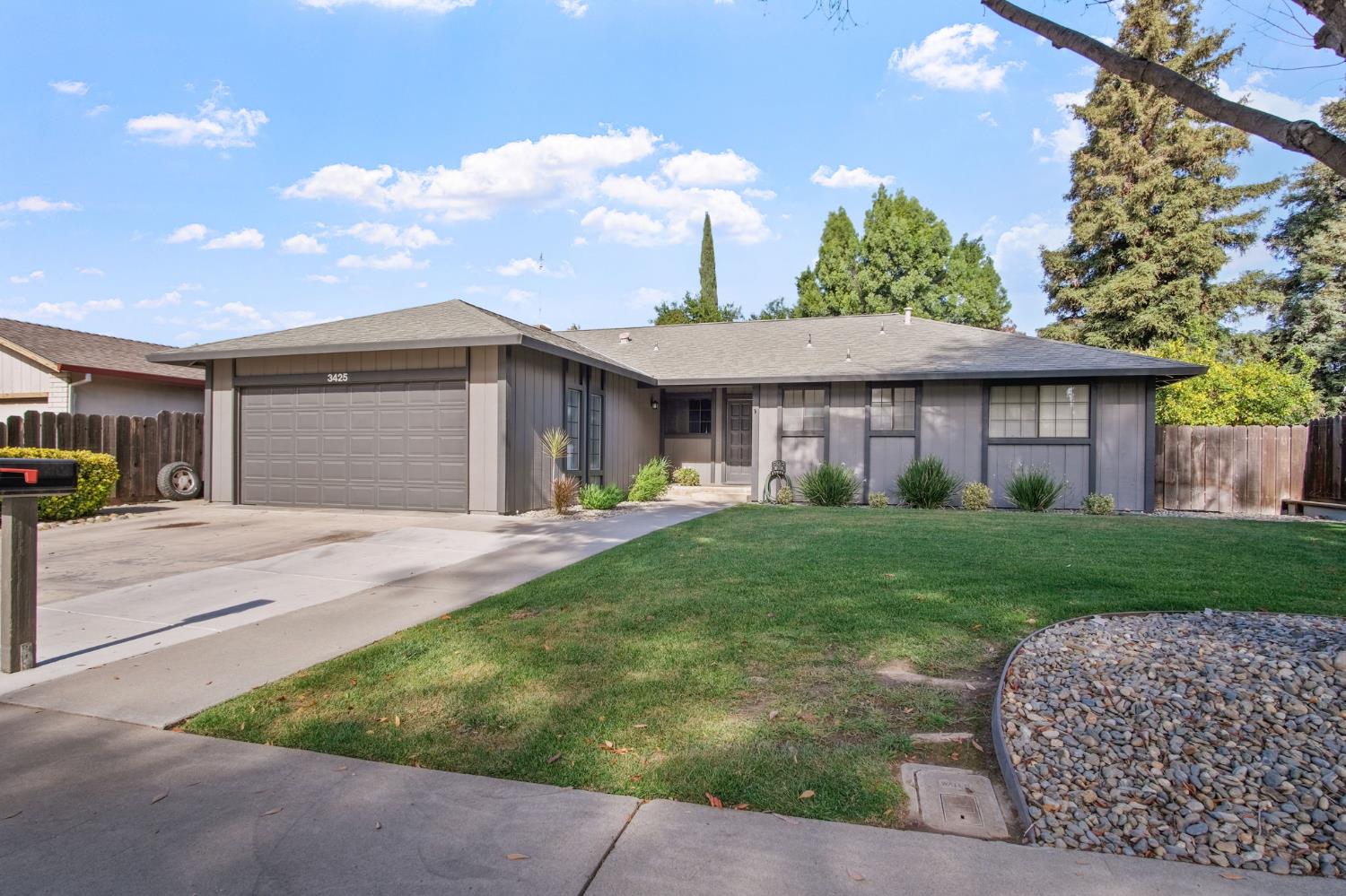 3425 Woodbine Dr, Modesto, CA 95355