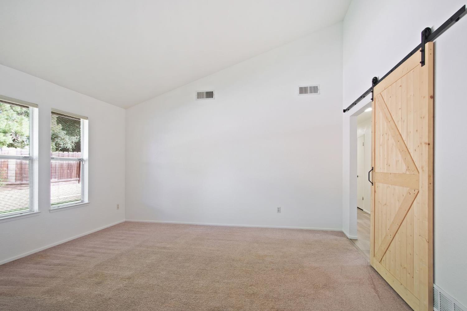 3425 Woodbine Dr, Modesto, CA 95355