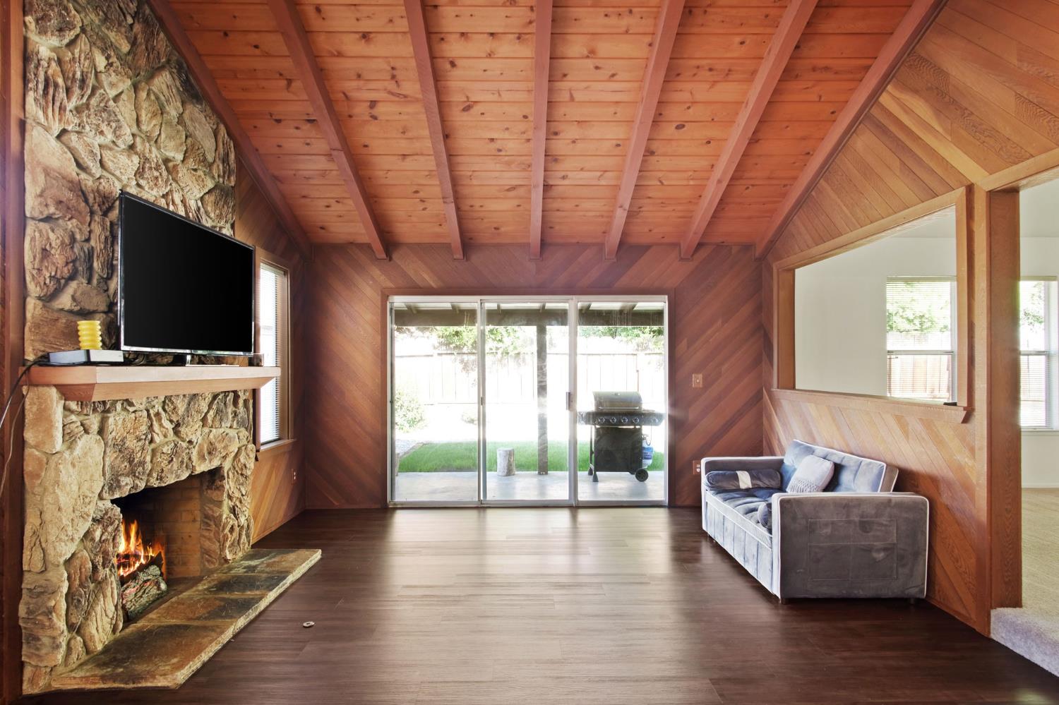 3425 Woodbine Dr, Modesto, CA 95355