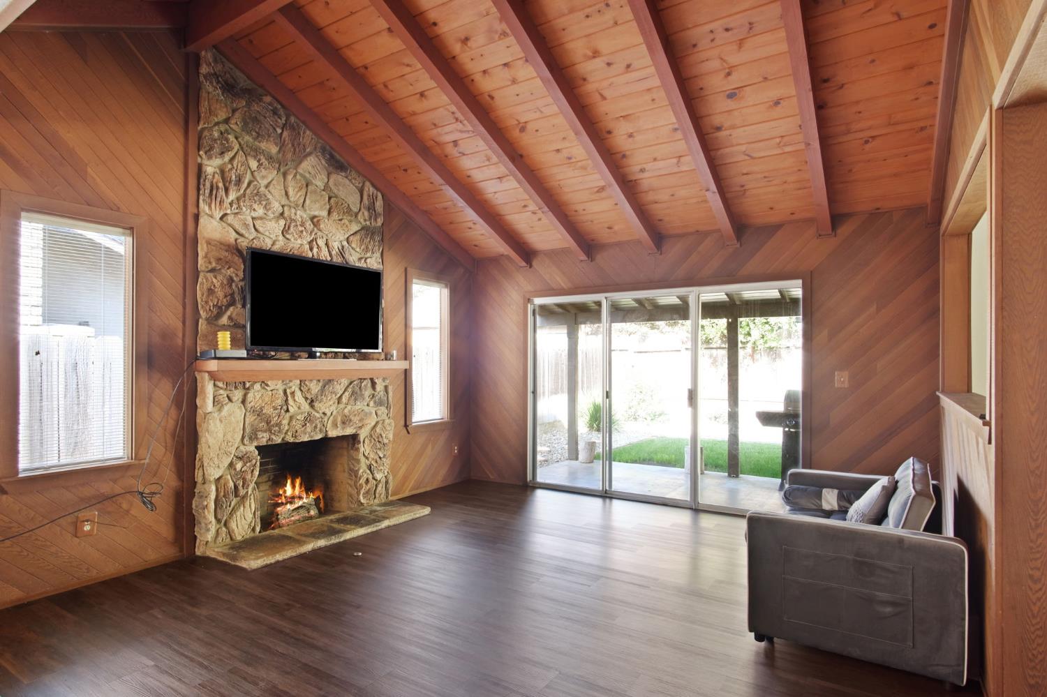 3425 Woodbine Dr, Modesto, CA 95355