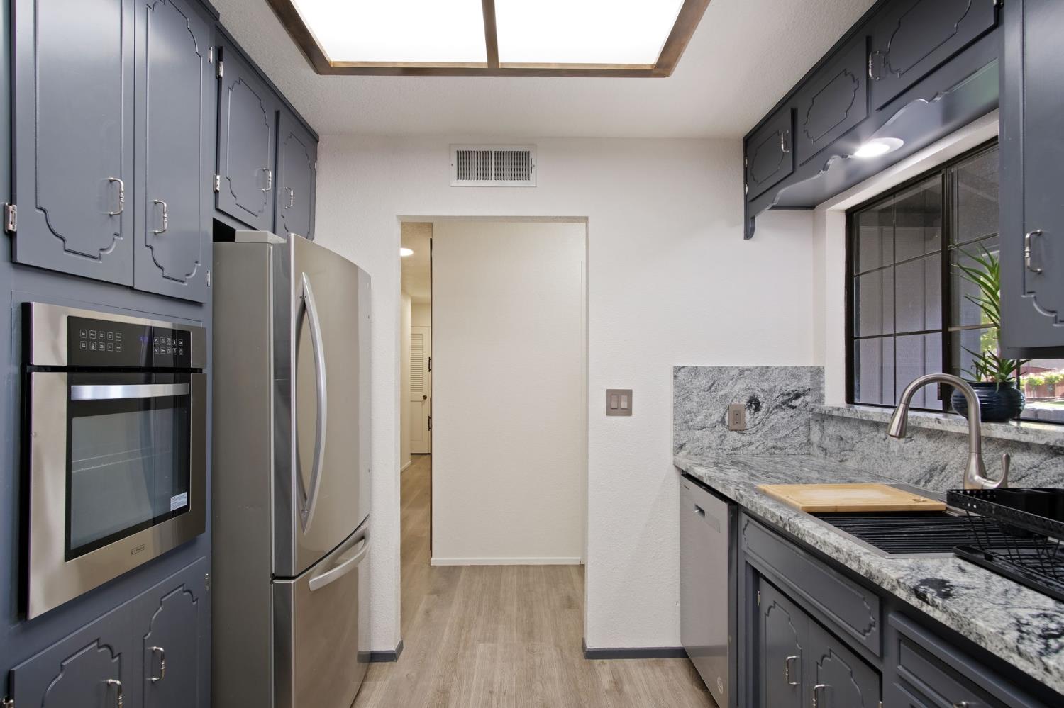 3425 Woodbine Dr, Modesto, CA 95355