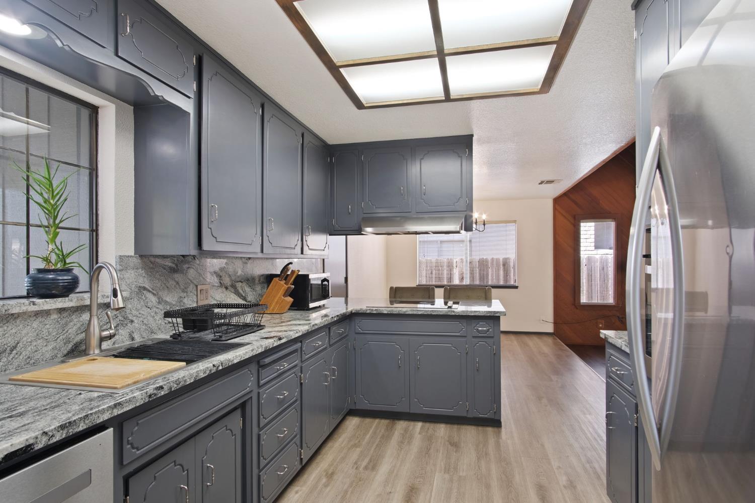 3425 Woodbine Dr, Modesto, CA 95355