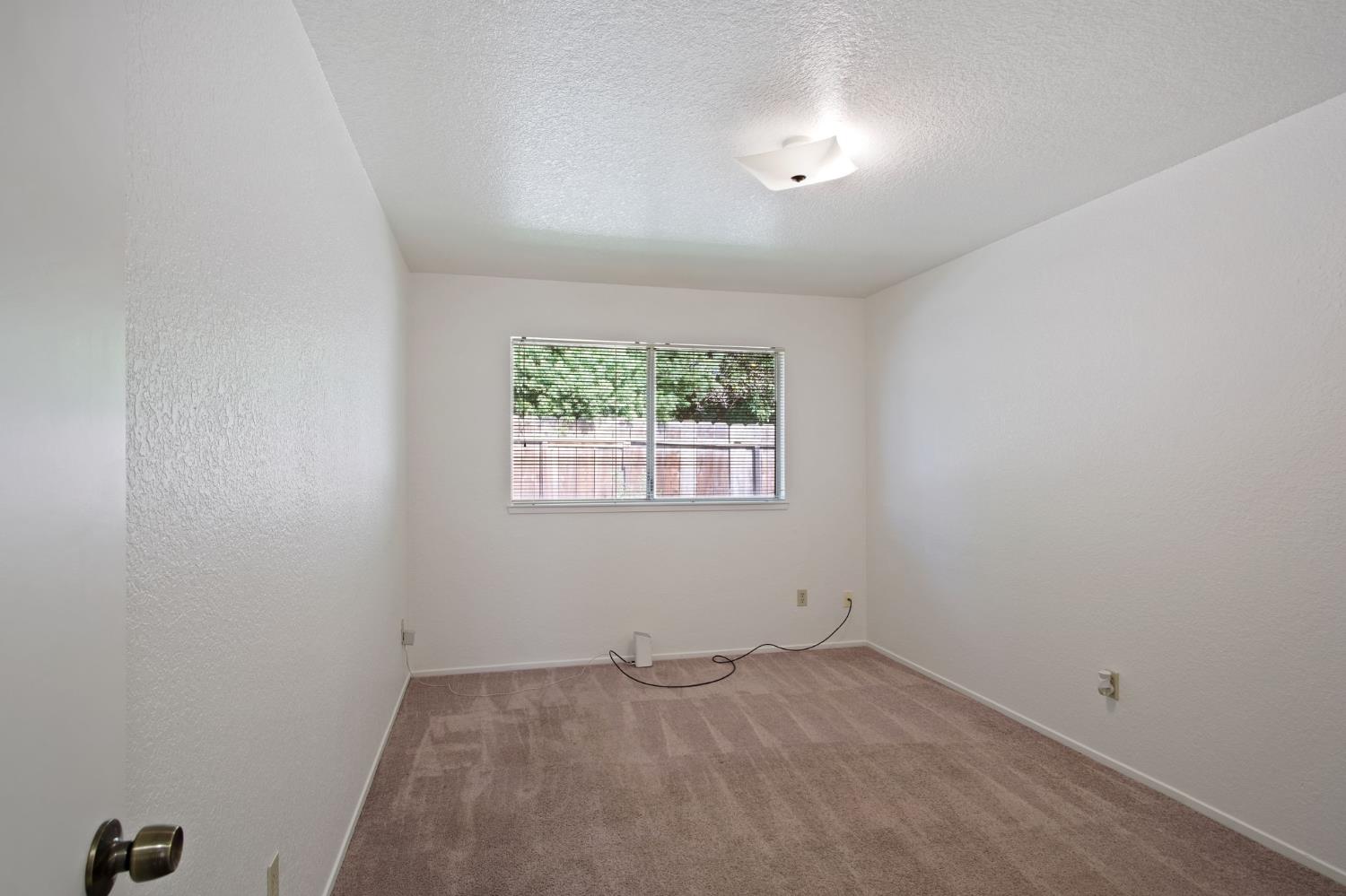 3425 Woodbine Dr, Modesto, CA 95355