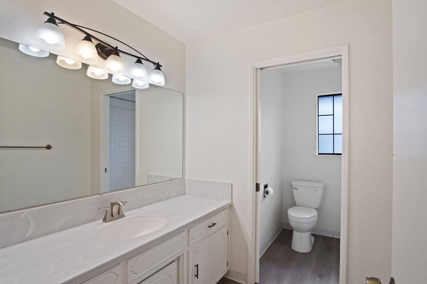 3425 Woodbine Dr, Modesto, CA 95355